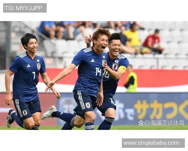 德黑兰独立队与柏斯队激战正酣精彩对决引发球迷热议