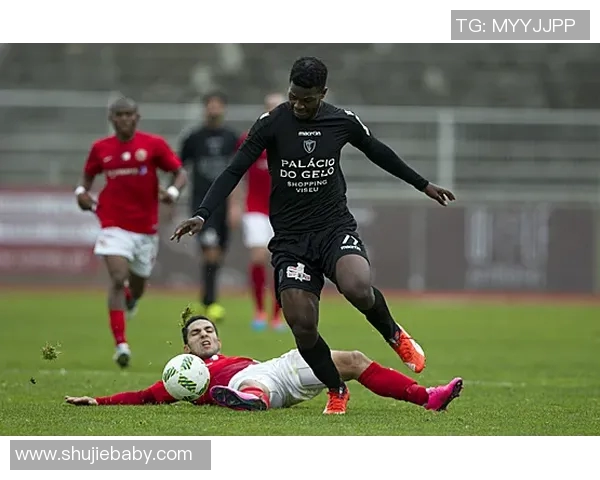 费伦斯与马里迪奥的激烈对决揭示足球战术与团队合作的重要性